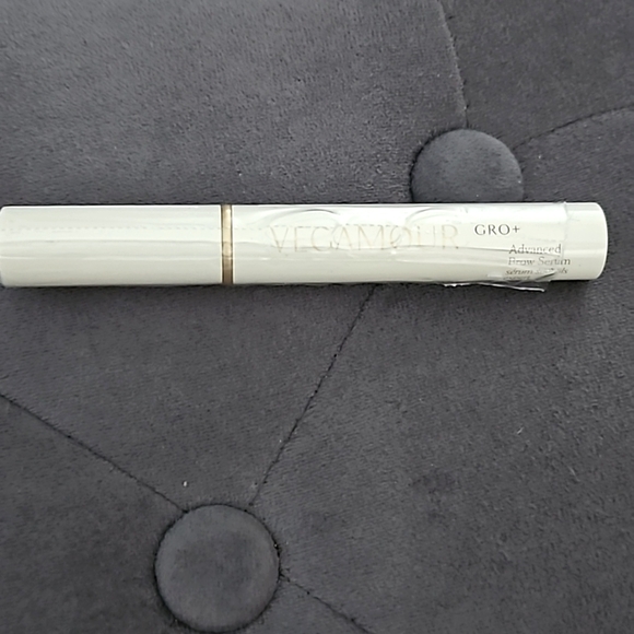*3 Remaining* Vegamour Gro+ Advanced Brow Serum - Picture 2 of 2